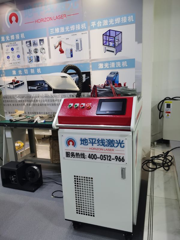 CE LED Touch Screen QBH เครื่องเชื่อมเลเซอร์ไฟเบอร์ 0.1 มม