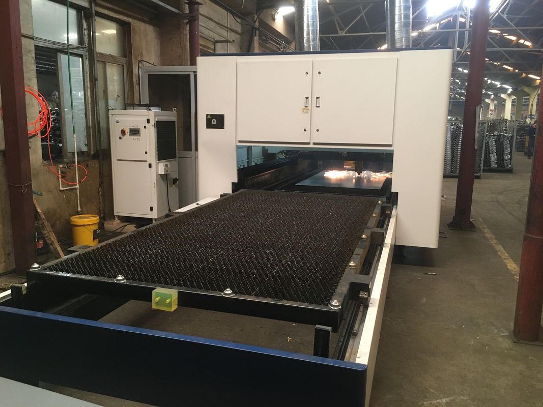 เครื่องตัดและแกะสลักด้วยเลเซอร์ไฟเบอร์ 3000 มม. 2KW