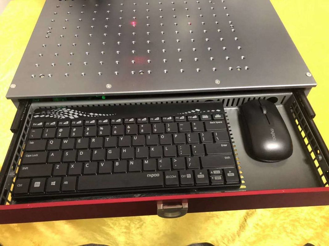 เครื่องมาร์คกิ้งด้วยเลเซอร์ UV 200kHz 7000 มม. พร้อมคีย์บอร์ด