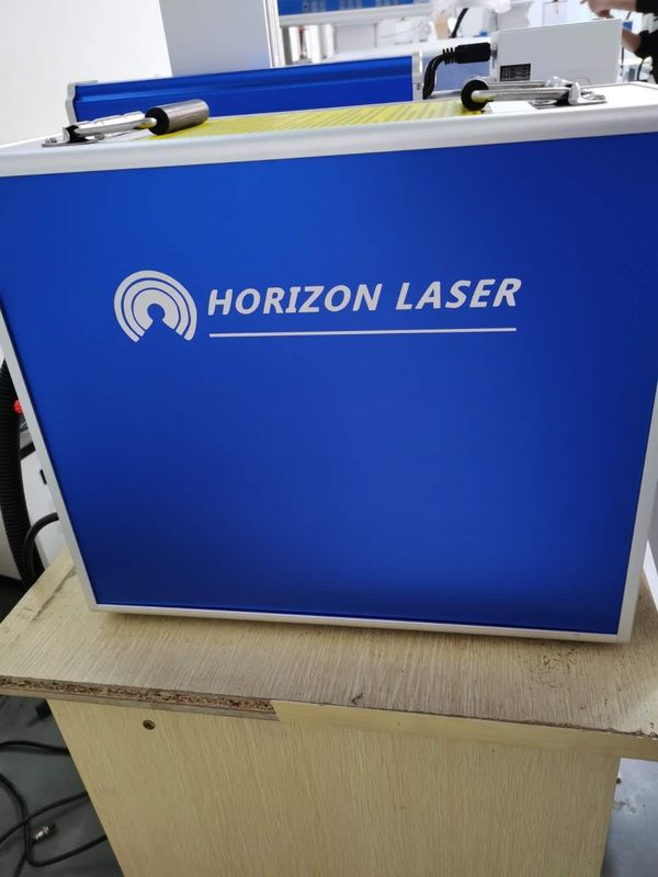 เครื่องแกะสลักเลเซอร์ 50HZ สำหรับเครื่องประดับเครื่องแกะสลักเลเซอร์ตั้งโต๊ะสำหรับโลหะ
