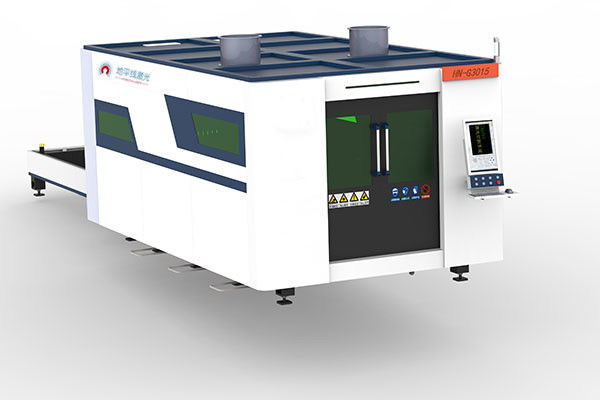 เครื่องตัดไฟเบอร์เลเซอร์ 120m 15000W เป่าระบบกำจัดฝุ่น