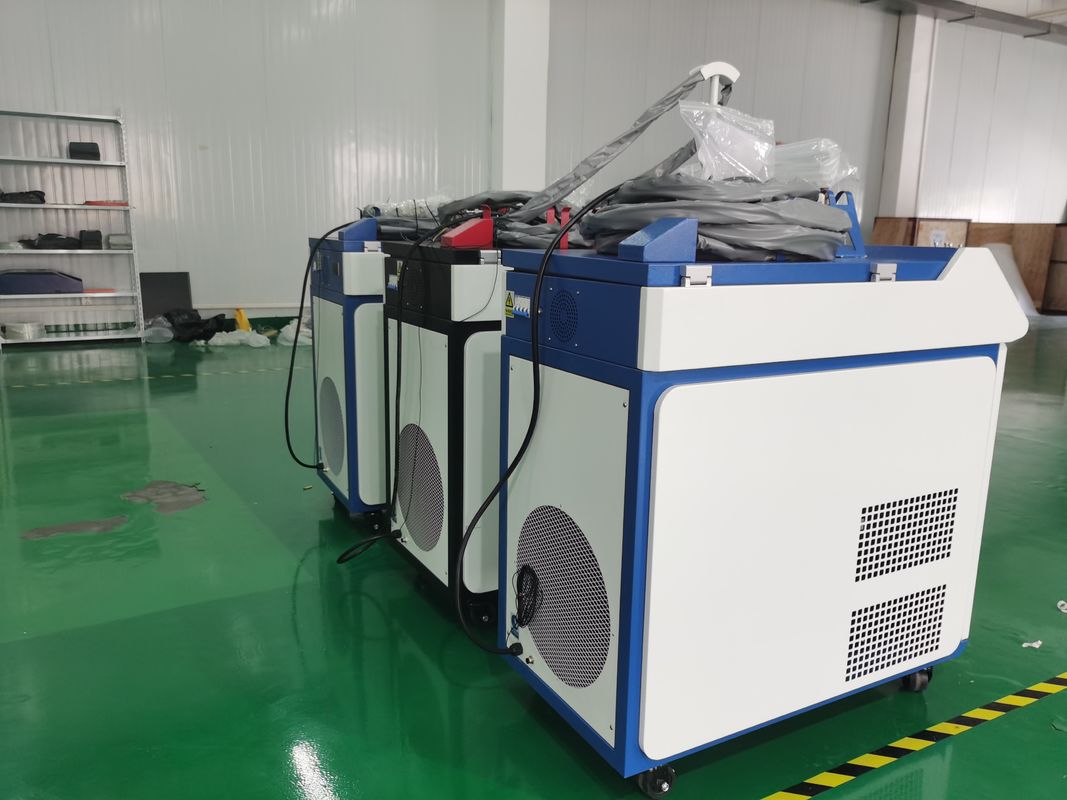 เครื่องเชื่อมเลเซอร์แบบใช้มือถือ 1000W 1080nm อุปกรณ์เชื่อมเลเซอร์ไฟเบอร์ลูกตุ้มคู่