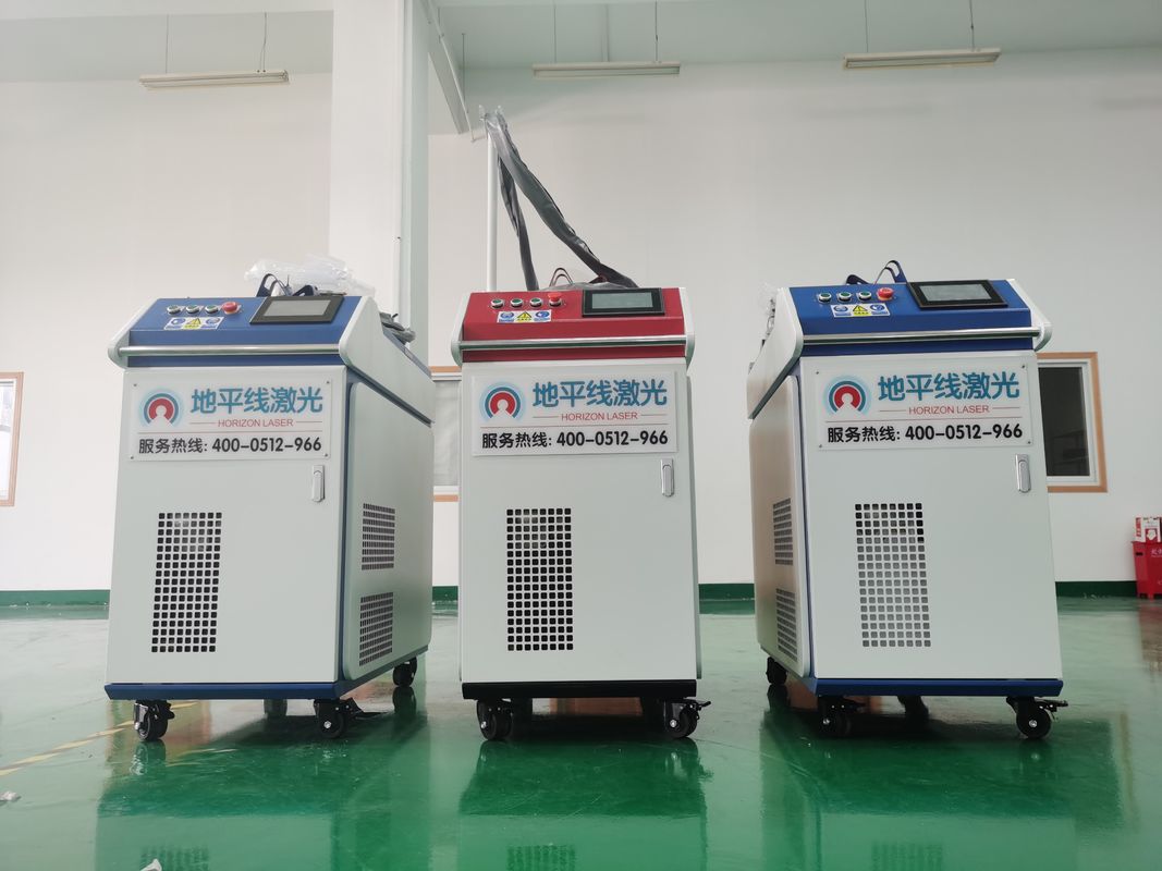 เครื่องเชื่อมเลเซอร์แบบใช้มือถือ 1000W 1080nm อุปกรณ์เชื่อมเลเซอร์ไฟเบอร์ลูกตุ้มคู่