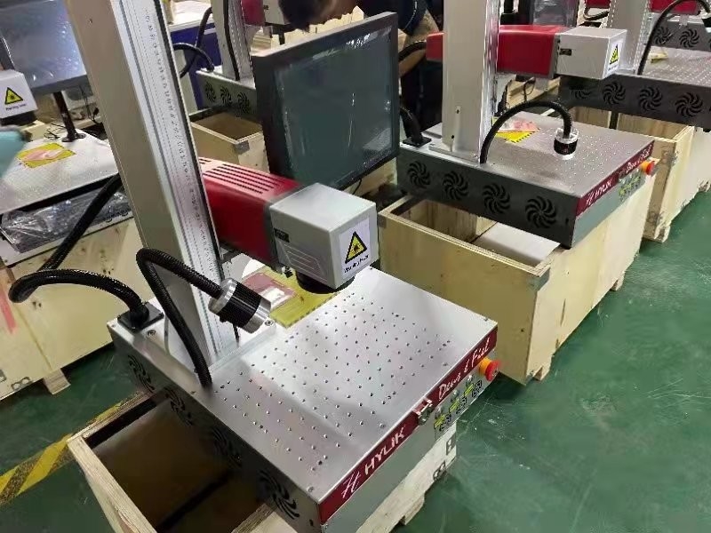 Maxphotonics Raycus เครื่องเลเซอร์มาร์กเกอร์ Ezcad Card 20W พร้อมระบบคอมพิวเตอร์