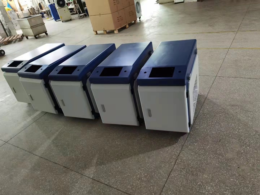 เครื่องเชื่อมเลเซอร์อัตโนมัติ 1000W ขนาดครึ่ง Raycus 120mm/S
